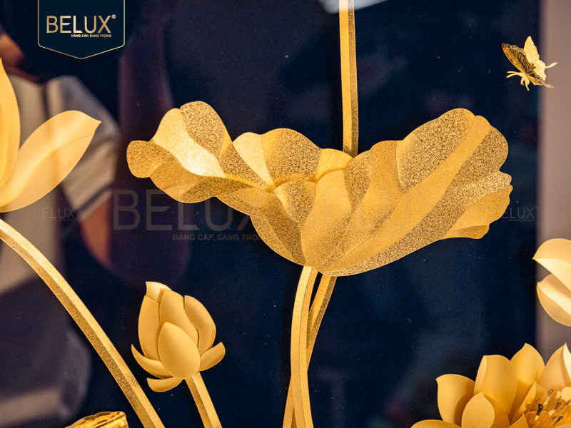 Tranh Hoa Sen dát vàng 24k 81x81cm